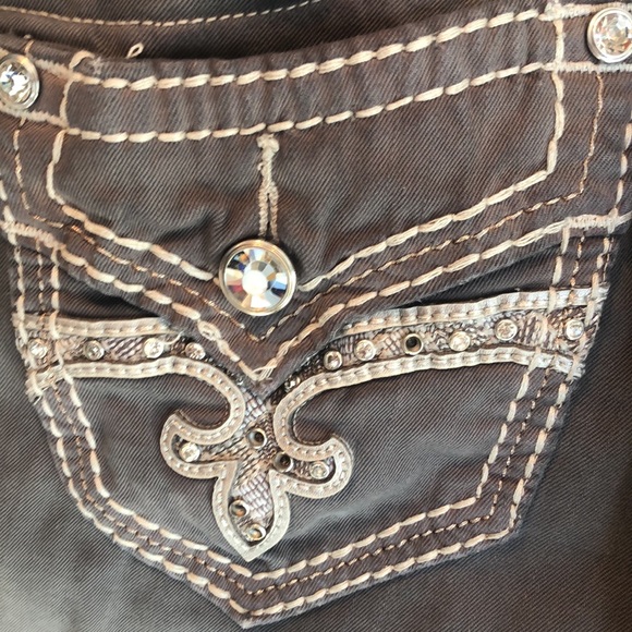 26” Gray Skinny Cassel Rock Revival Pants - Picture 3 of 7